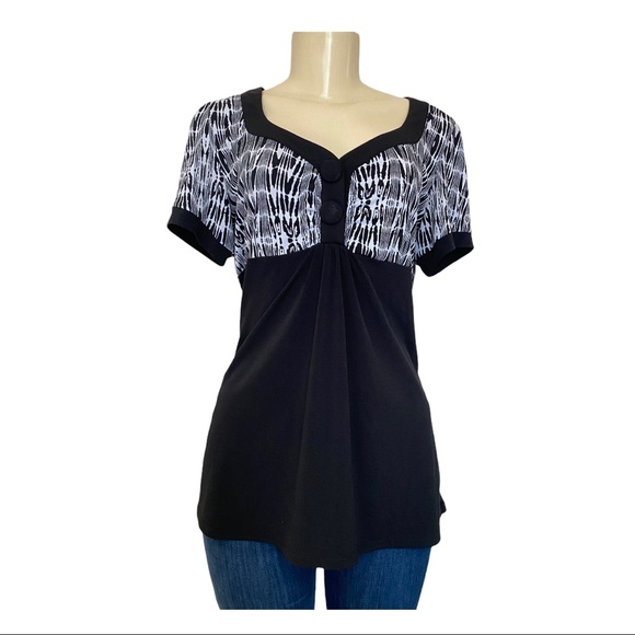 new directions Tops - New direction black and white top